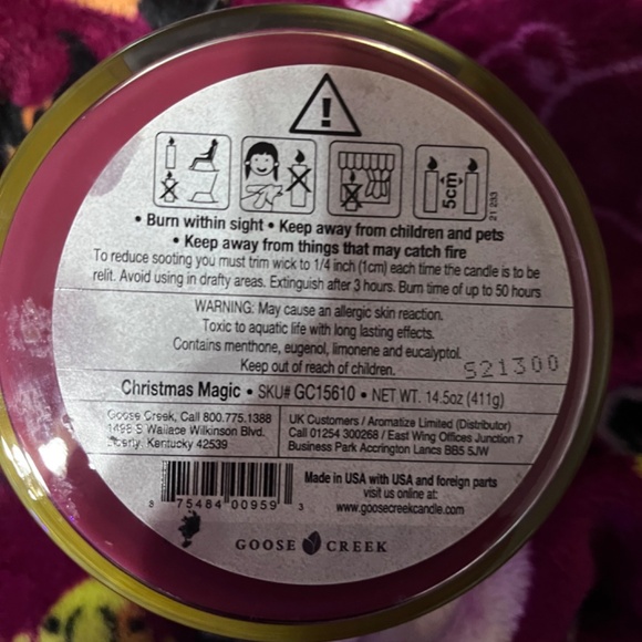 Goose Creek Christmas Magic 3 wick candle - Picture 2 of 3